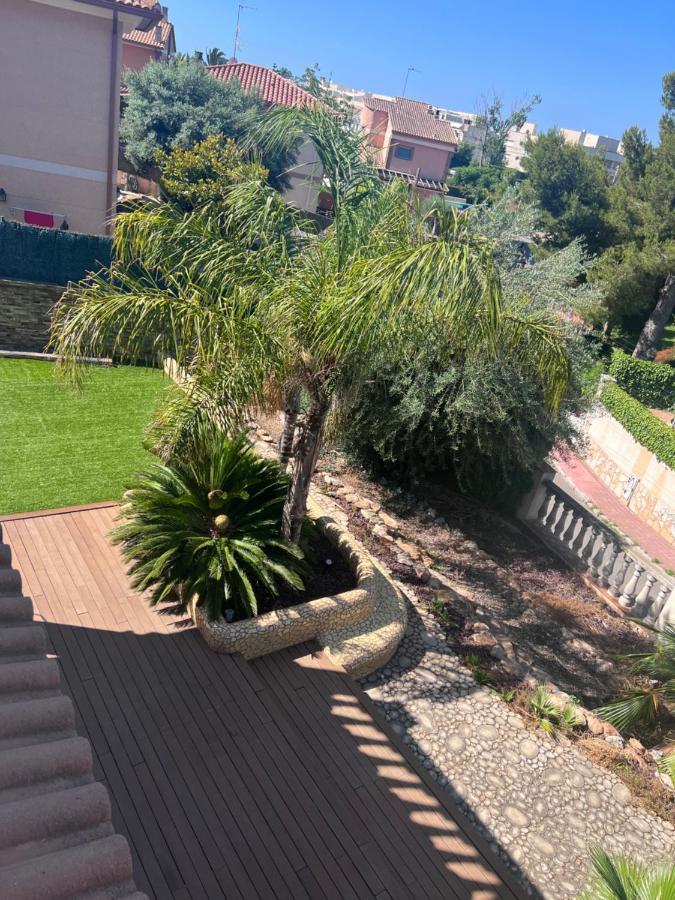Willa Con Piscina El Vendrell Luaran gambar